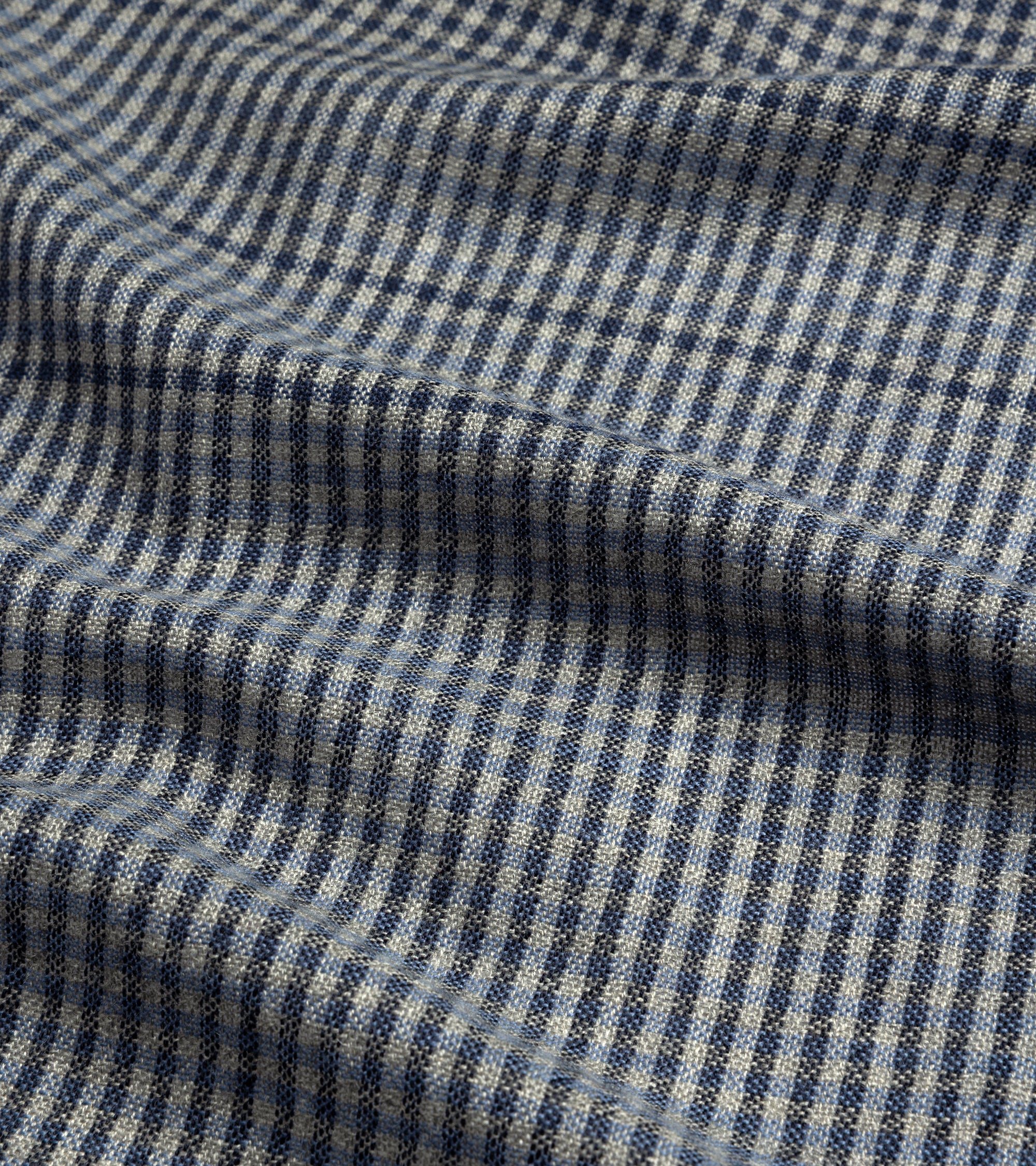 Begg x Co Kishorn Aiden Check Cashmere Scarf: Navy/Black/Red - Image 2