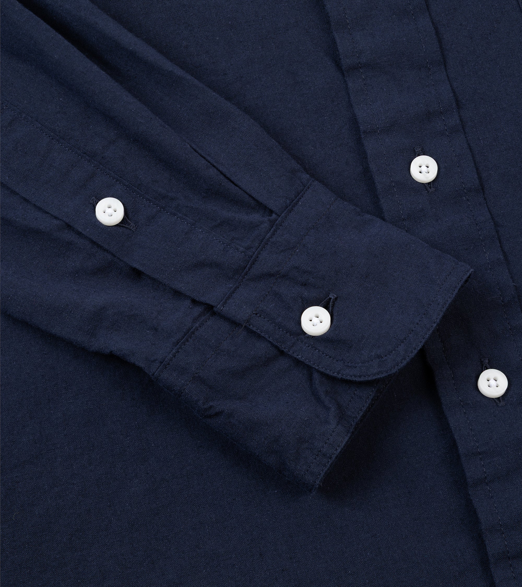 Gitman Vintage Japanese Cotton Linen Button Down Shirt: Navy - Image 3