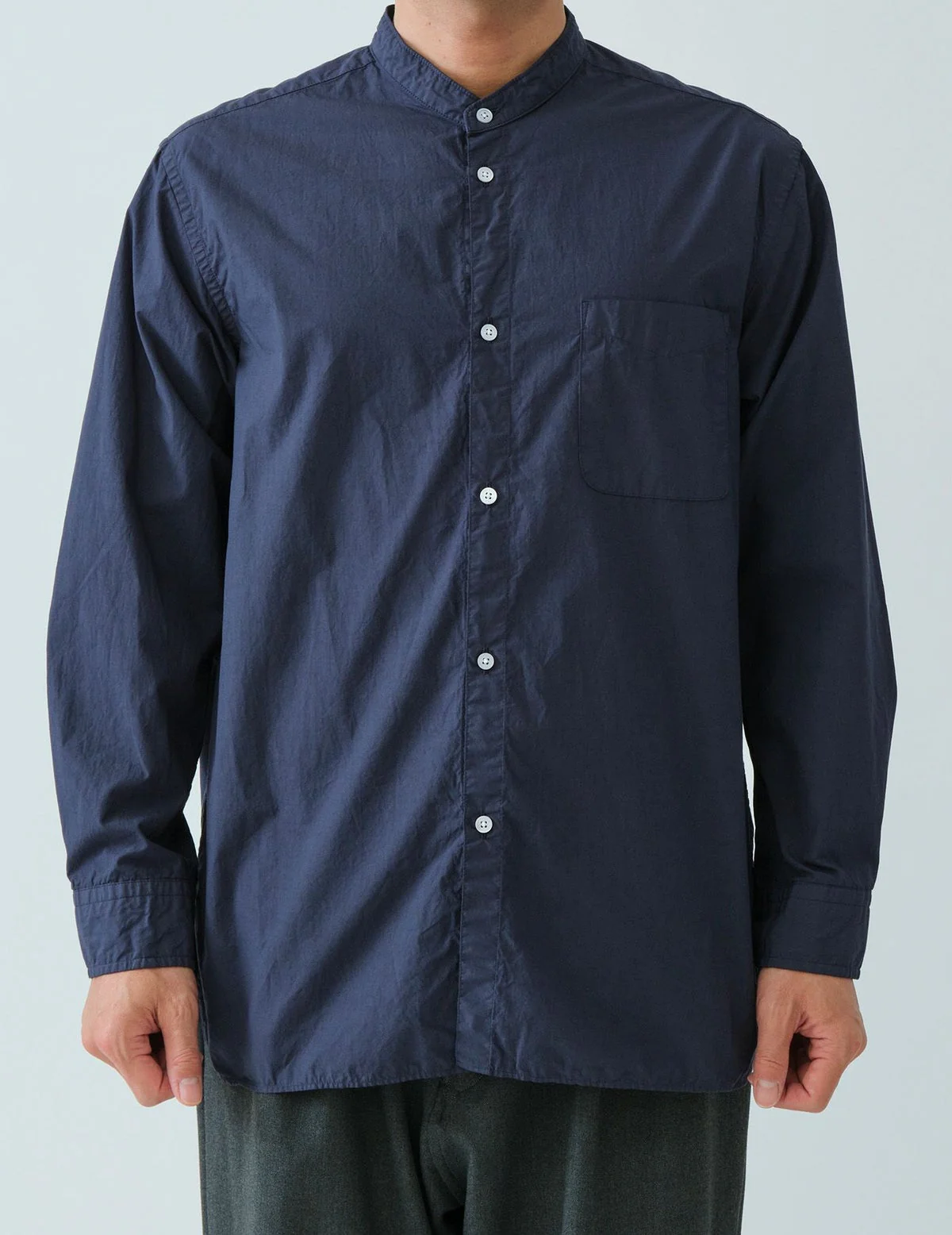 Sage de Cret Organic Cotton Broadcloth Stand Collar Long Shirt: Navy - Image 4